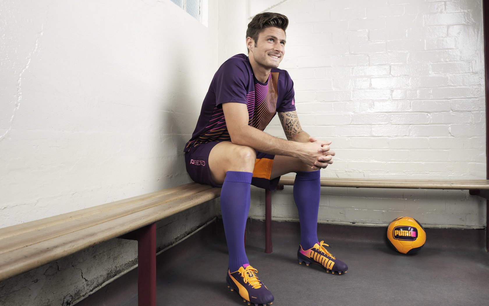 乐鱼体育APP官方下载-丹·卡特:从全黑队核心球员到橄榄球传奇人物,丹特和c罗